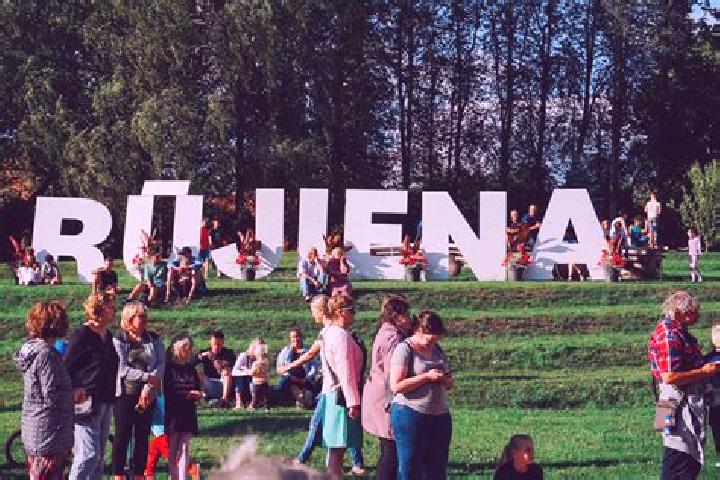 Escorts Rujiena, Latvia — Local Companions