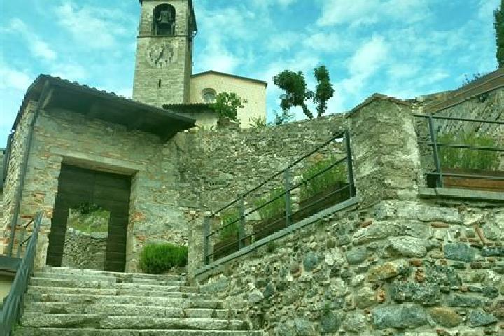 Escorts Sabbio Chiese, Italy — Local Companions