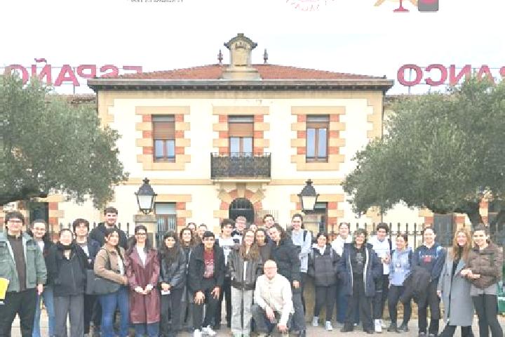 Escorts Sagas, Spain — Local Companions