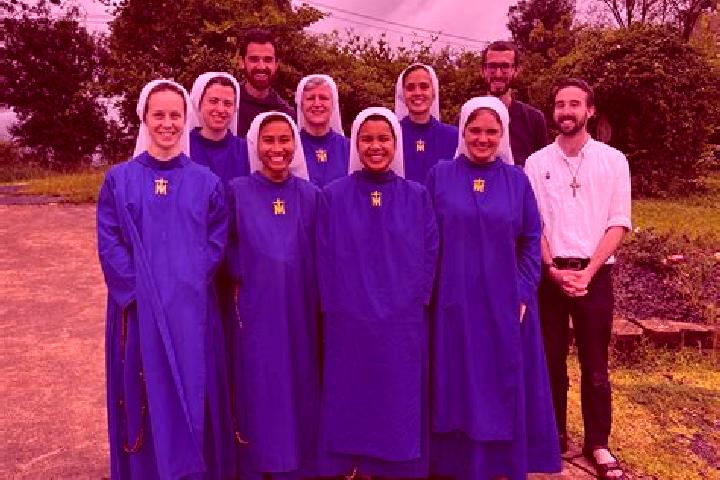 Escorts Sahurs, France — Local Companions