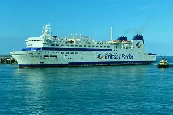 Escorts Saint Andrew, Guernsey — Local Companions