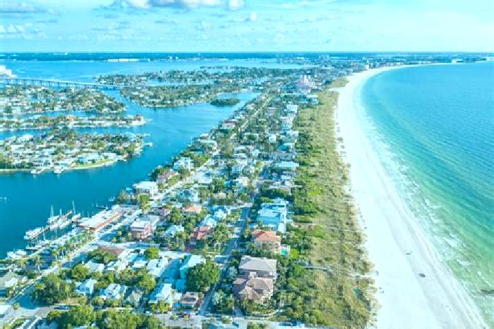 Escorts Saint Pete Beach, United States — Local Companions