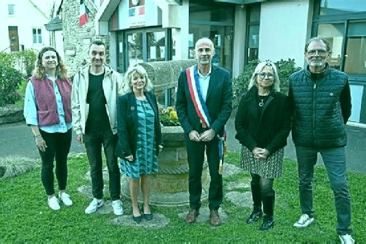 Escorts Saint-Segal, France — Local Companions