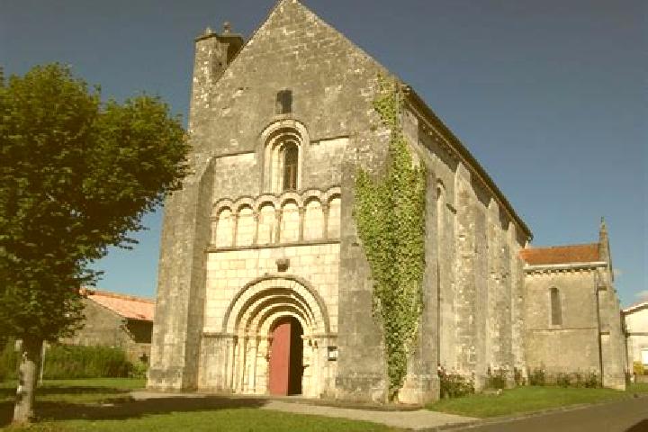 Escorts Saint-Simon-de-Bordes, France — Local Companions