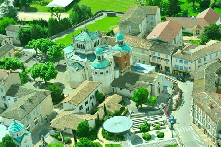 Escorts Saint-Sixte, France — Local Companions