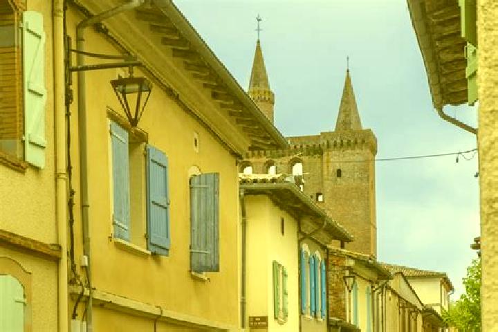 Escorts Saint-Sulpice-la-Pointe, France — Local Companions