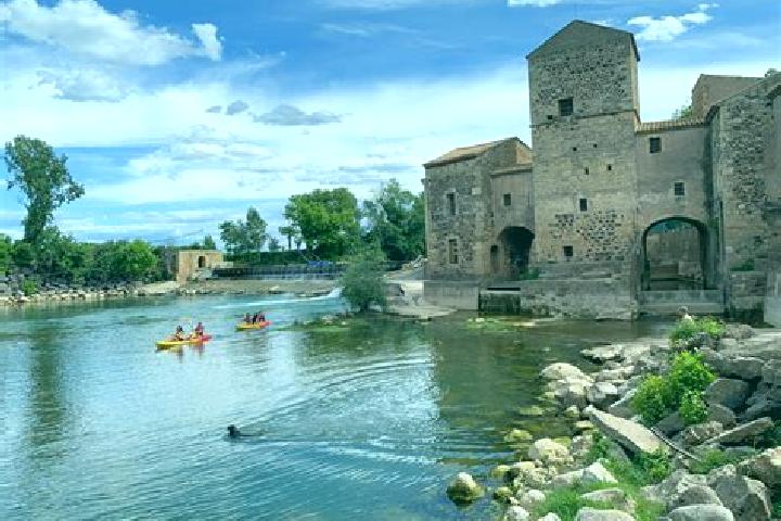 Escorts Saint-Thibery, France — Local Companions