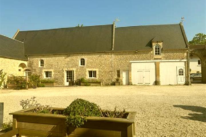 Escorts Saint-Vigor-le-Grand, France — Local Companions