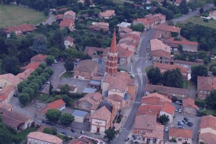 Escorts Sainte-Foy-de-Peyrolieres, France — Local Companions