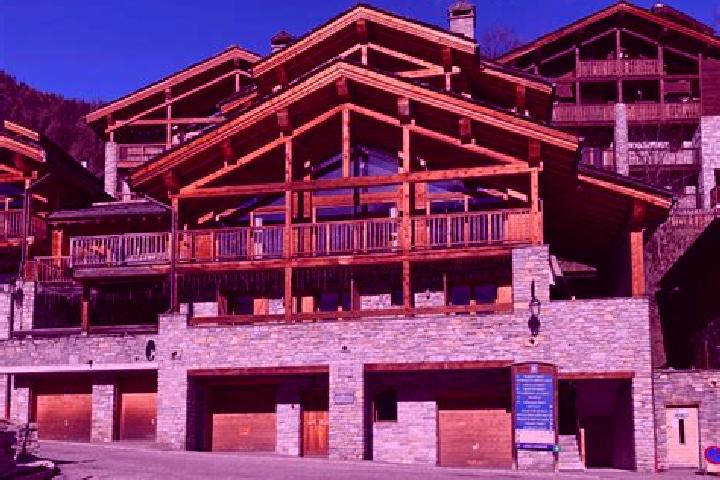 Escorts Sainte-Foy-Tarentaise, France — Local Companions