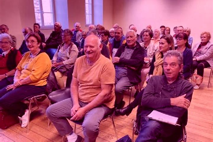 Escorts Saints-Geosmes, France — Local Companions