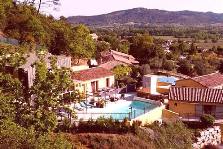 Escorts Salavas, France — Local Companions