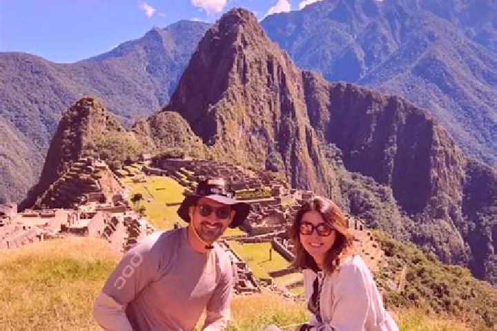 Escorts Salcahuasi, Peru — Local Companions