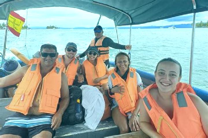 Escorts San Blas, Ecuador — Local Companions