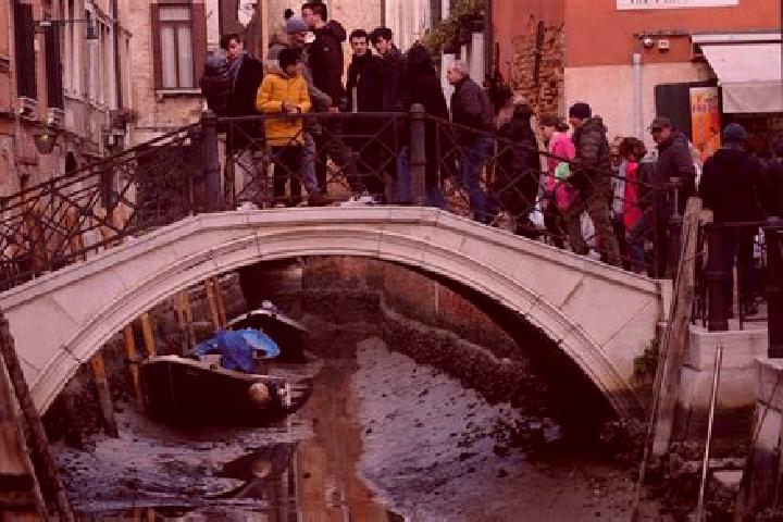 Escorts San Costanzo, Italy — Local Companions