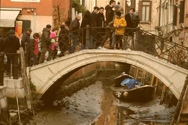 Escorts San Feliciano, Italy — Local Companions