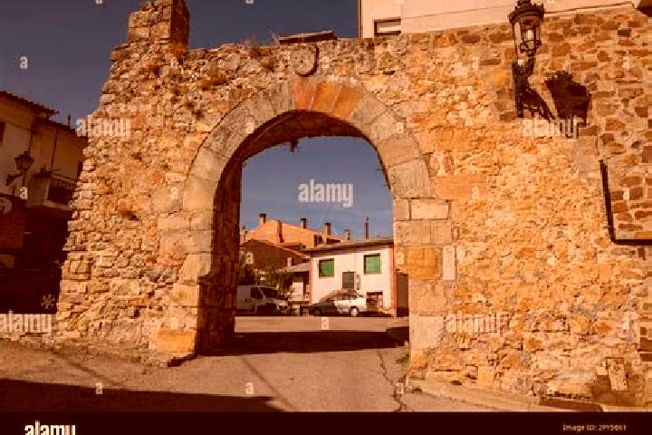 Escorts San Leonardo de Yague, Spain — Local Companions