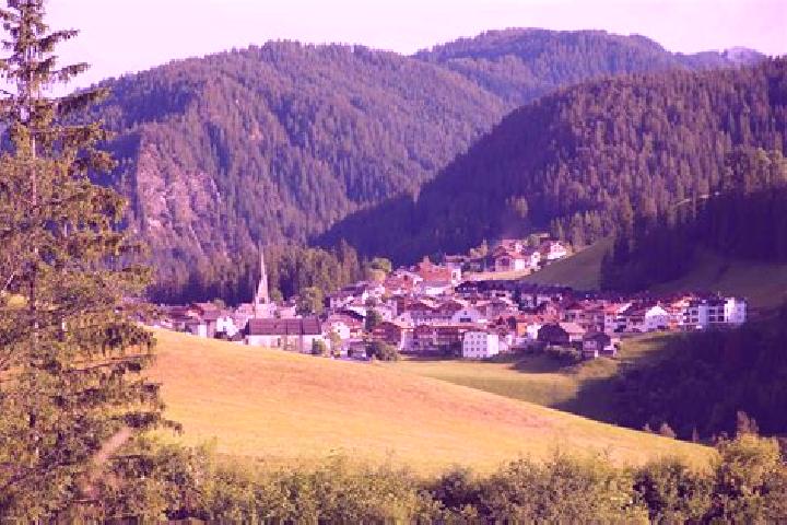 Escorts San Martino in Badia, Italy — Local Companions