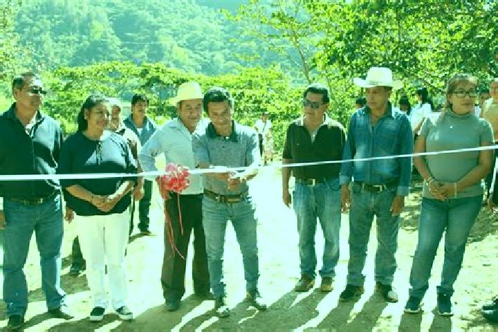 Escorts San Mateo Yoloxochitlan, Mexico — Local Companions