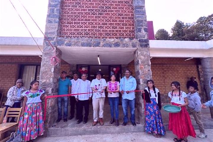 Escorts San Miguel Suchixtepec, Mexico — Local Companions