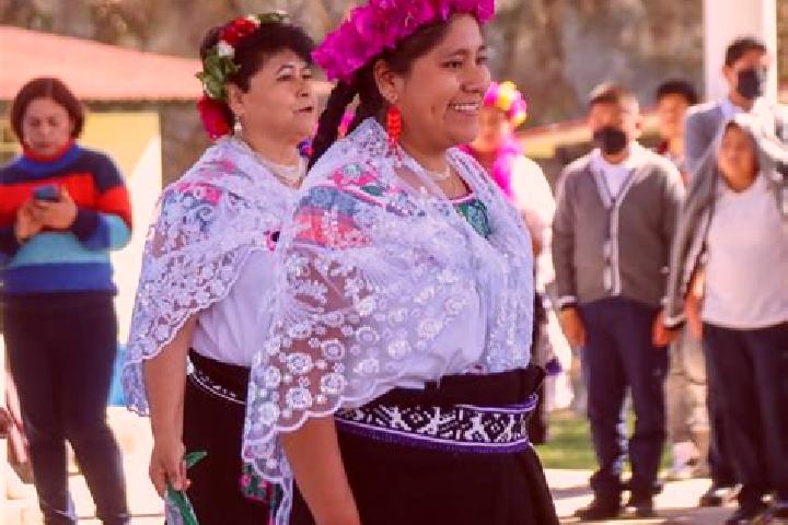 Escorts San Miguel Tenango, Mexico — Local Companions