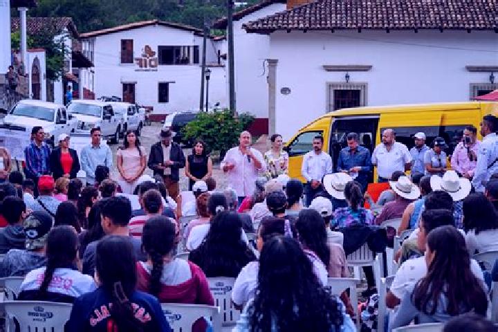 Escorts San Sebastian del Coca, Ecuador — Local Companions