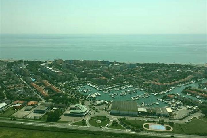Escorts San Vito al Tagliamento, Italy — Local Companions