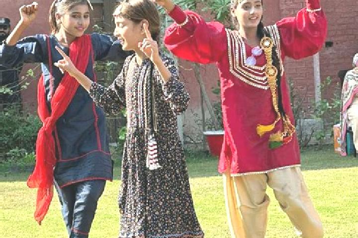Escorts Sangla Hill, Pakistan — Local Companions
