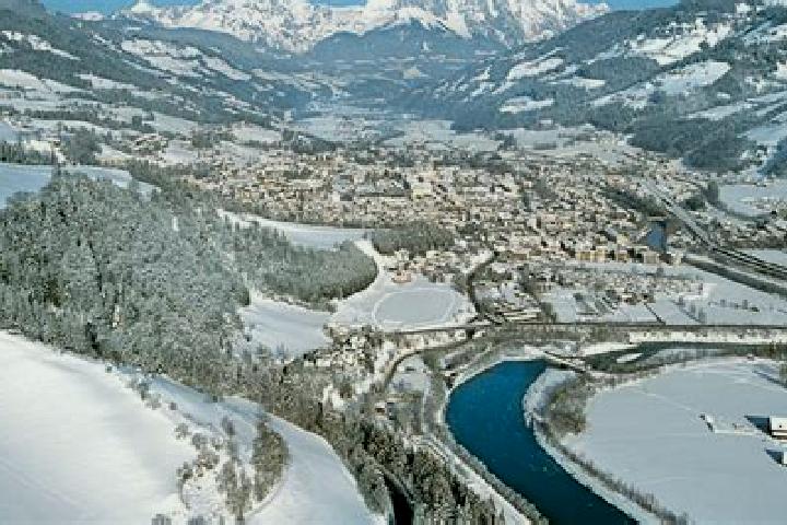Escorts Sankt Johann im Pongau, Austria — Local Companions
