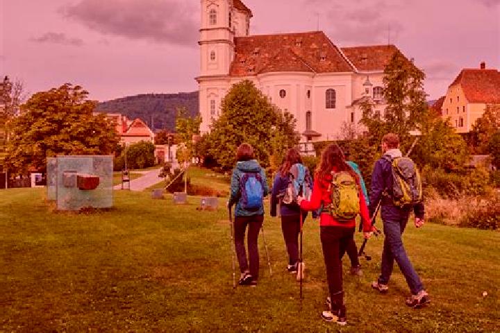 Escorts Sankt Lorenzen bei Scheifling, Austria — Local Companions