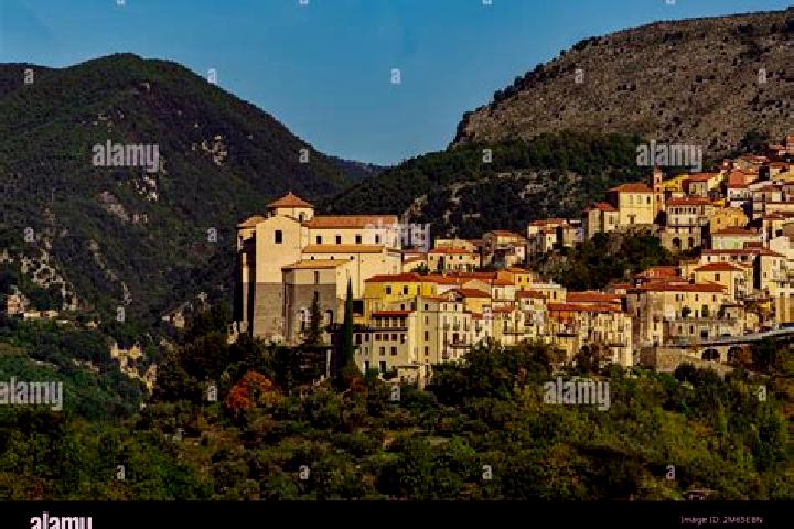 Escorts Santa-Maria-Poggio, France — Local Companions
