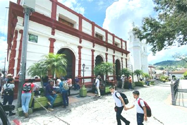 Escorts Santa Rosa de Copan, Honduras — Local Companions