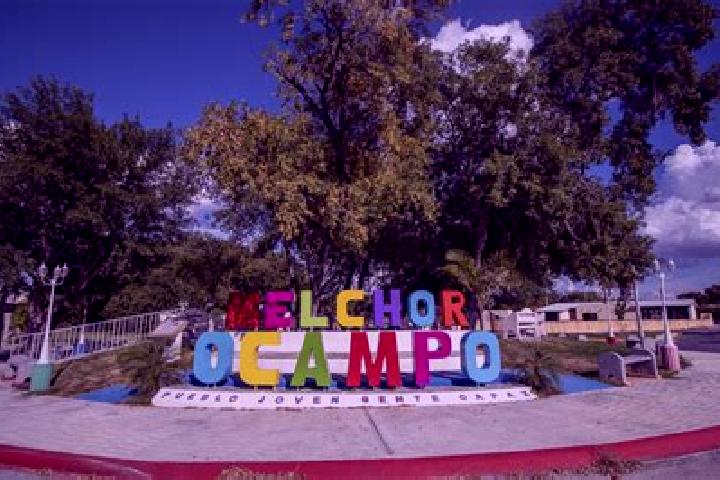 Escorts Santiago Tlaltepoxco, Mexico — Local Companions