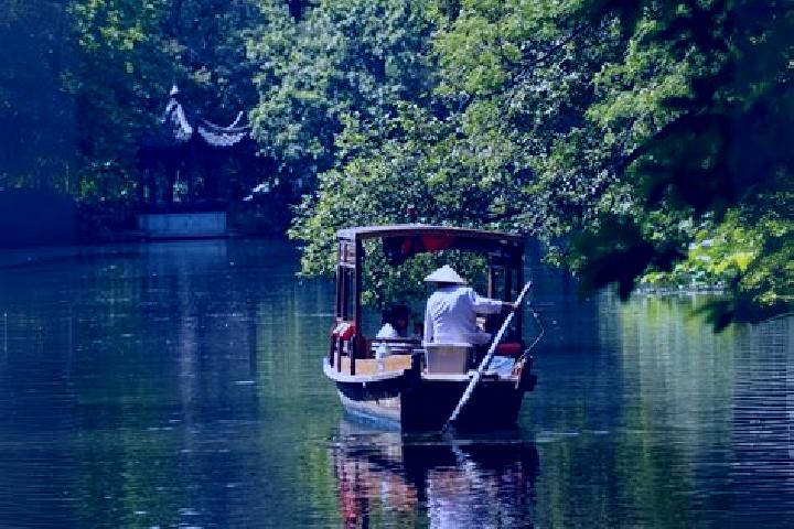 Escorts Sanxiang, China — Local Companions