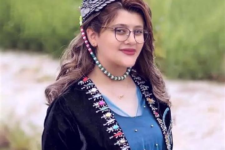 Escorts Saqqez, Iran — Local Companions