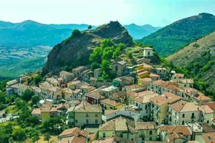 Escorts Sasso di Castalda, Italy — Local Companions