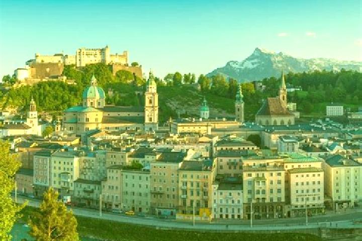 Escorts Schadendorf, Austria — Local Companions