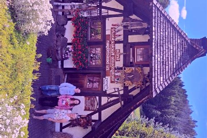 Escorts Schonach im Schwarzwald, Germany — Local Companions