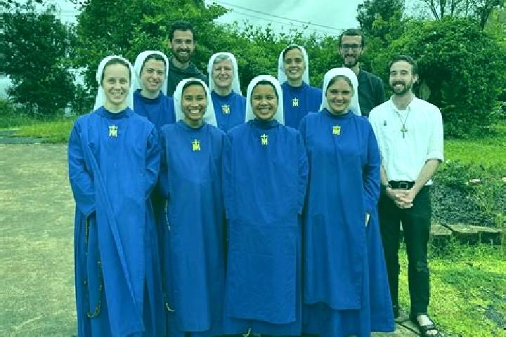 Escorts Sees, France — Local Companions