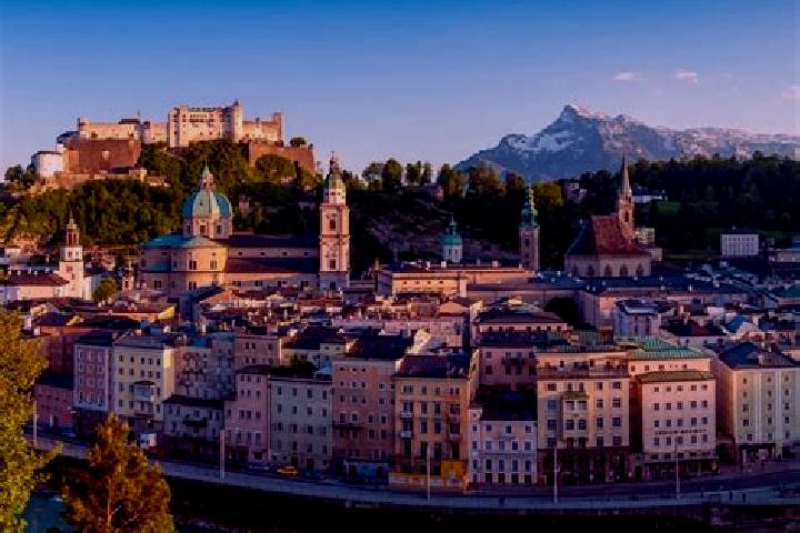 Escorts Seggauberg, Austria — Local Companions