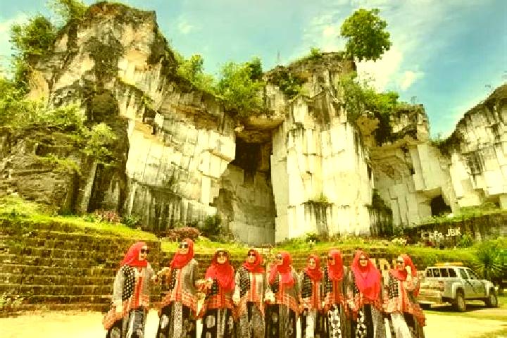 Escorts Sekapuk, Indonesia — Local Companions