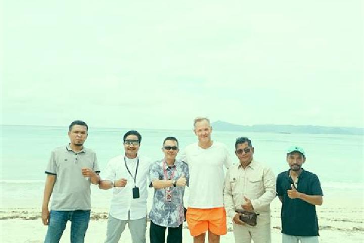 Escorts Sekotong Tengah, Indonesia — Local Companions