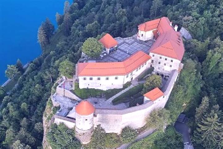 Escorts Sezana, Slovenia — Local Companions
