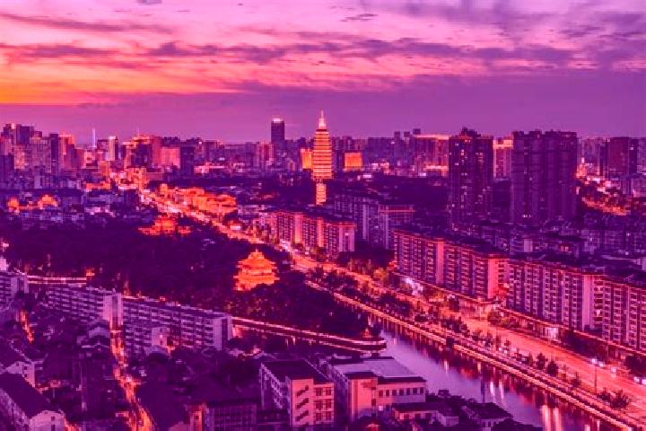 Escorts Shangqing, China — Local Companions