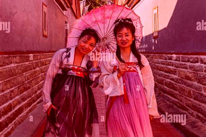 Escorts Shanhou, China — Local Companions