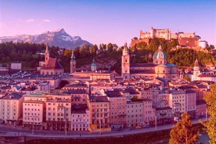 Escorts Siebenhaus, Austria — Local Companions