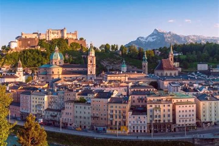 Escorts Siegenfeld, Austria — Local Companions