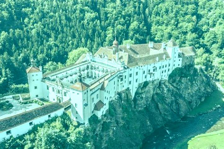 Escorts Siegersdorf bei Herberstein, Austria — Local Companions