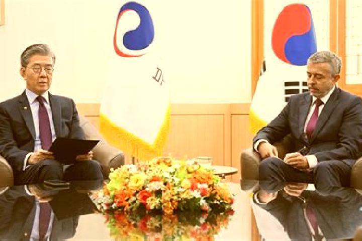 Escorts Simwon, South Korea — Local Companions