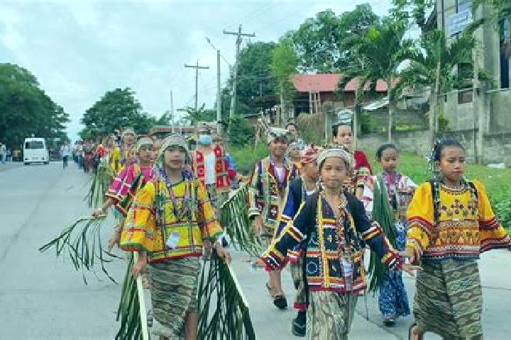 Escorts Sinawilan, Philippines — Local Companions